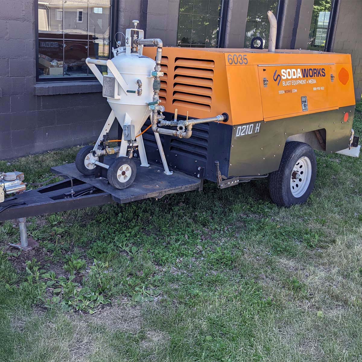 Pre Owned 2011 Soda Works Mobile System 210 CFM (29843, 100 Hours)